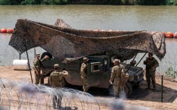 Pentagon Extends Troop Deployment at US-Mexico Border Through September