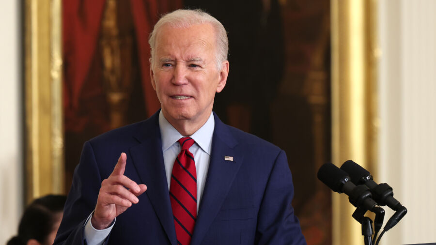 Biden Awards Medal of Honor to Vietnam Veteran