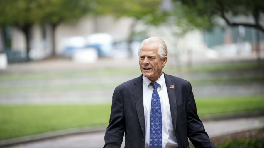 Ex-Trump Aide Navarro Says Government Doesn’t Want to Offer Plea Deal in Contempt Case