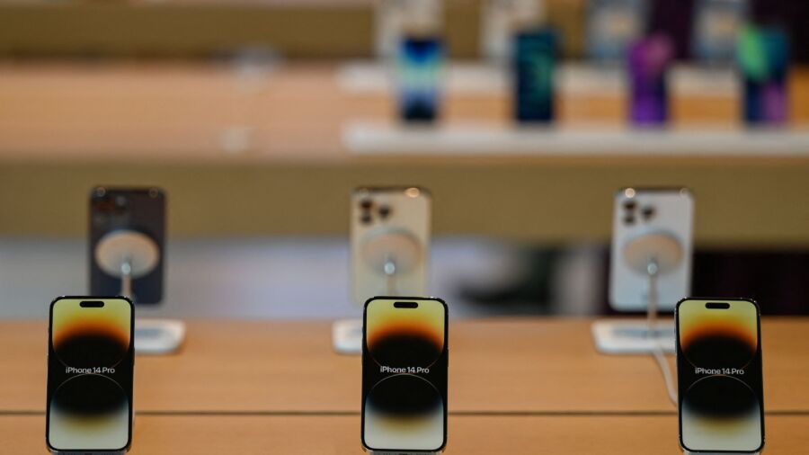 China Bans iPhone Use for State Officials at Work