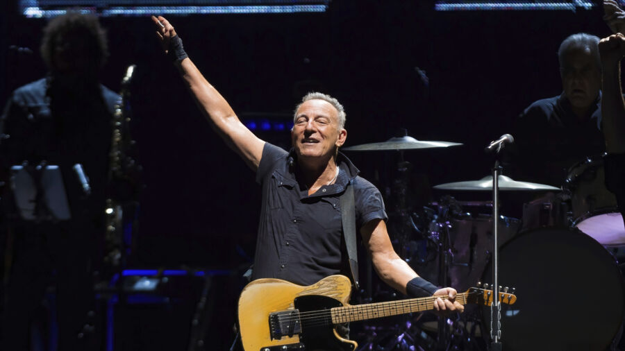 Bruce Springsteen Postpones September Shows, Citing Doctor’s Advice Regarding Peptic Ulcers