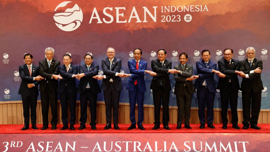 China Attends ASEAN Summit Amid Mapping Disputes