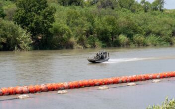 Court Overturns Order to Remove Texas’ Rio Grande Barrier