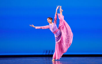 Dancers Travel Far and Wide to Witness Lost Method at 10th NTD International Classical Chinese Dance Competition