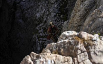 Operation to Extract American Researcher From One of the World’s Deepest Caves Advances to 700M