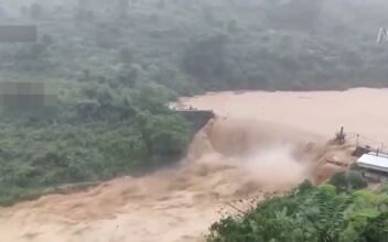 Hundred of Dams Opened in Fujian Amid Tropical Storm
