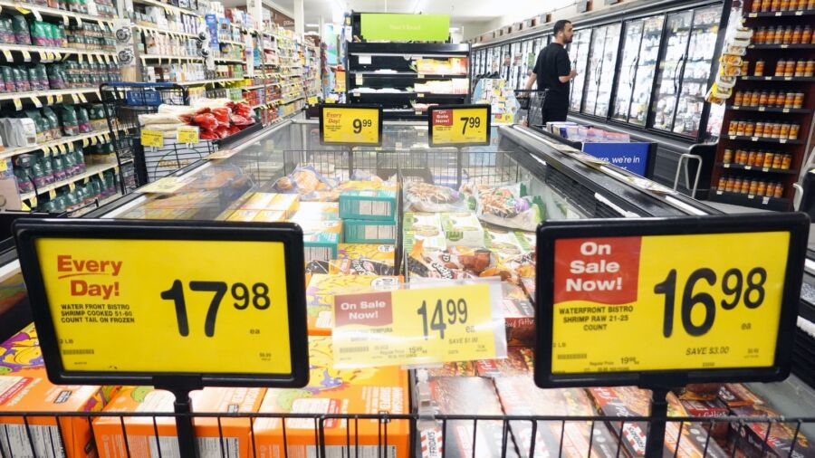 Wage Hikes Lead to Job Cuts: Economic Analyst