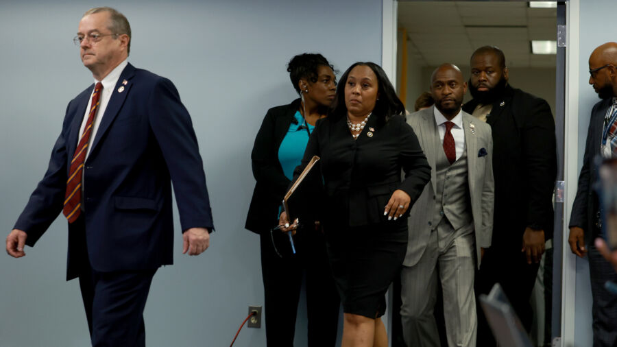 Trump Co-defendant Demands Fulton County DA ‘Reveal the Deal’ Offered to Any Witness, Defendant