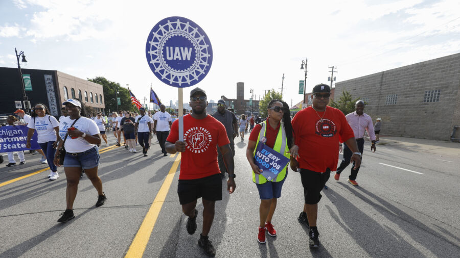 Auto Expert: UAW Strike Would ‘Desperately’ Hurt Economy