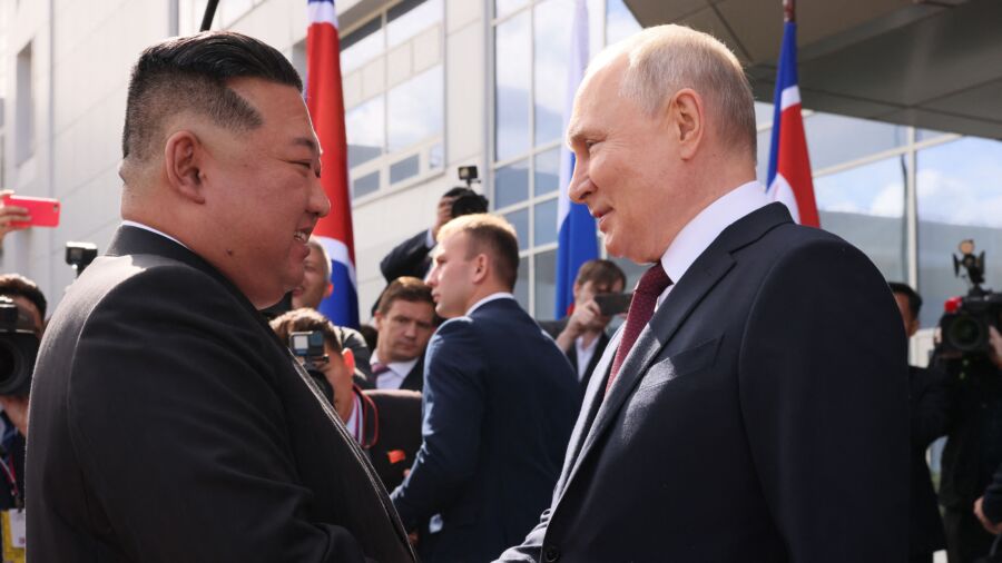 'It Is a Sign of Russia's Desperation': Marcois on North Korea Supplying Russia With Stockpiled Munitions