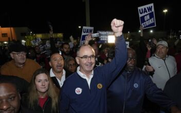 United Auto Workers Begin Historic Strike Against Ford, GM, Stellantis After Failing to Reach Deal