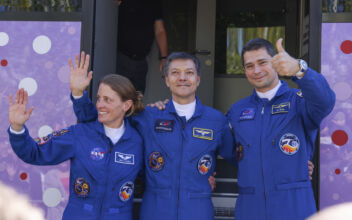 One American, 2 Russians Ride Russian Capsule to the International Space Station