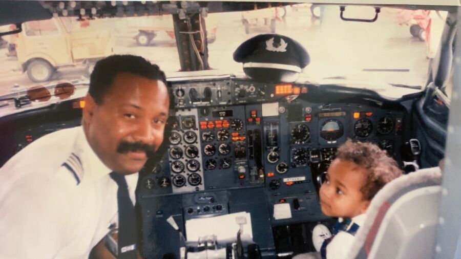 A Child Posed With His Pilot Dad in an Airplane—Almost 30 Years Later They Recreated the Photo