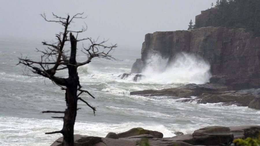 Atlantic Storm Lee Delivers High Winds and Rain Before Forecasters Call Off All Warnings