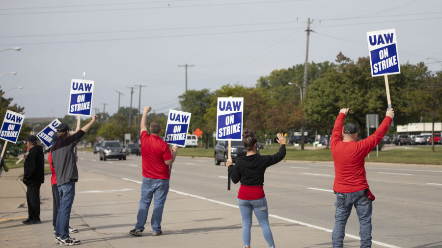 UAW Rejects Stellantis’s New Offer: ‘Our Demands Are Just’