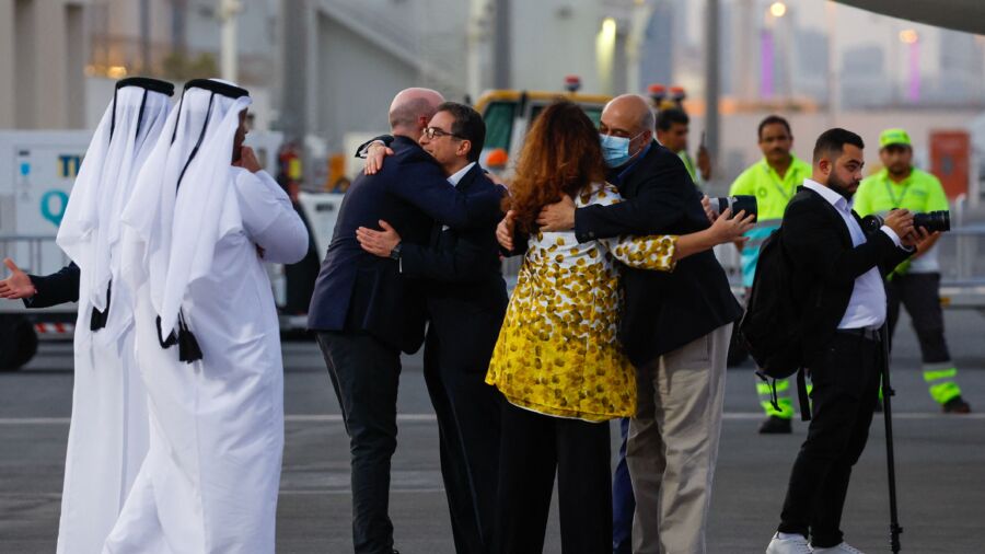 5 Americans Arrive in Qatar After Being Released by Iran