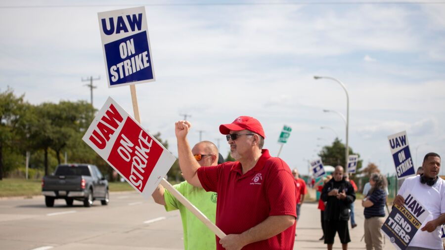 Creating Confusion: UAW President's Strategy to Wrongfoot Big 3 Automakers