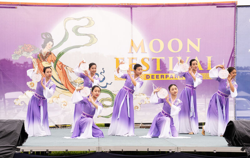 Moon Festival in New York Draws 20,000 Visitors