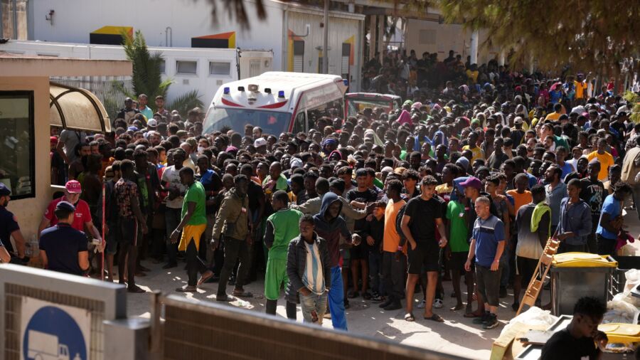 Survey Shows Immigration, Not War, Tops Security Concerns Across EU