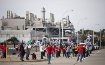 Electric Cars at the Heart of UAW Strikes: Marcois