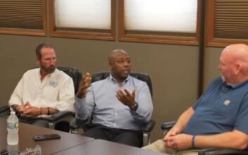 Sen. Scott Hosts Local Business and Manufacturing Roundtable in Nevada, Iowa