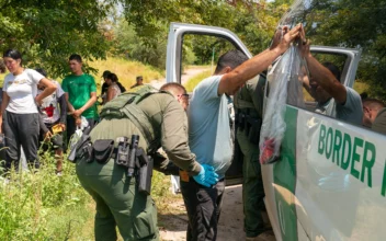 3,000-4,000 Illegal Immigrants Per Day: Reporter in Panama