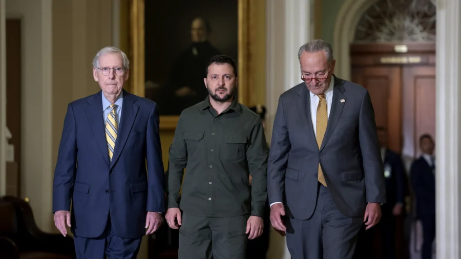 Zelenskyy Meets Lawmakers to Secure Support