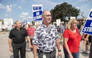 Auto Union President Snubs Trump’s Plan to Rally With Striking UAW Members During 2nd GOP Debate
