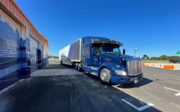 California Governor Vetoes Bill Banning Robotrucks Without Safety Drivers