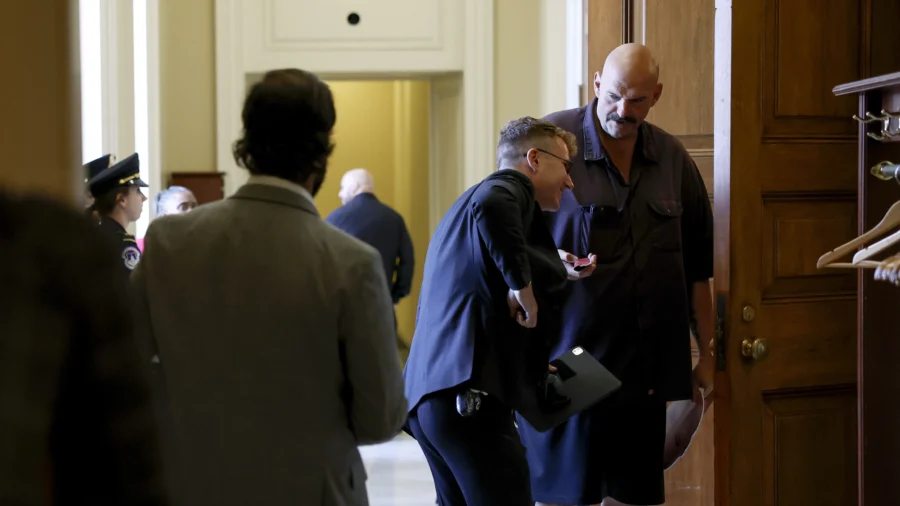Etiquette Expert on New Senate Dress Code