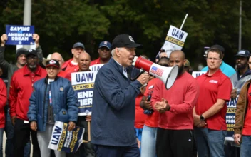 Biden to UAW Workers at the Picket Line: You Deserve a ‘Significant Raise’