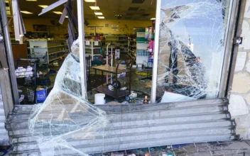 Mobs Ransacked Philadelphia Stores, Over 50 Arrested