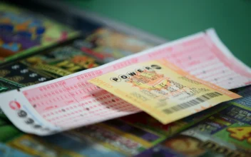 Powerball Jackpot Rises to $925 Million After Another Drawing Without a Big Winner