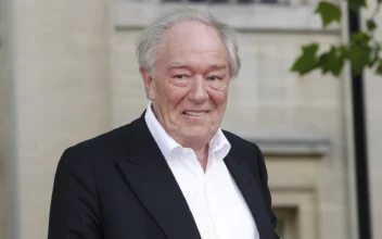 Michael Gambon, Veteran Actor Who Played Dumbledore in &#8216;Harry Potter&#8217; Films, Dies at Age 82
