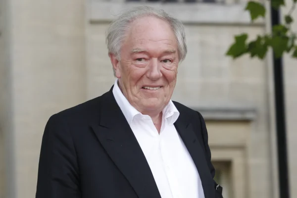 Michael Gambon, Veteran Actor Who Played Dumbledore in ‘Harry Potter’ Films, Dies at Age 82