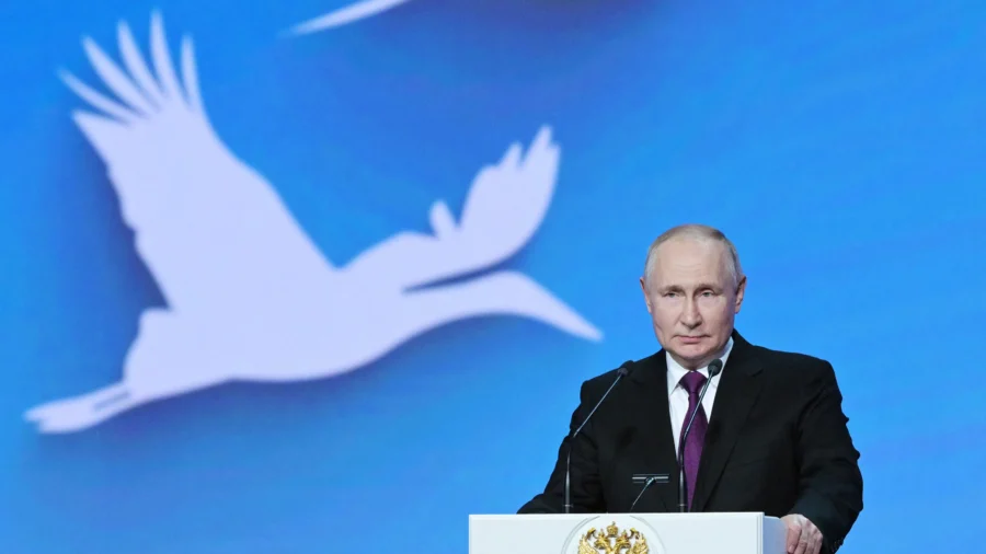 Moscow Marks Anniversary of Contentious Ukrainian Elections