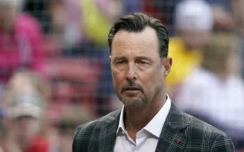 Red Sox Say Tim Wakefield Is in Treatment, Asks for Privacy After Illness Outed by Schilling