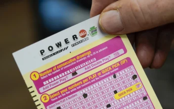 Powerball Draws Number for Giant $960 Million Jackpot