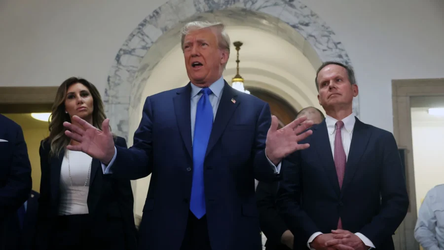 Trump Delivers Statement as He Arrives at New York Court for Day 1 of Fraud Trial