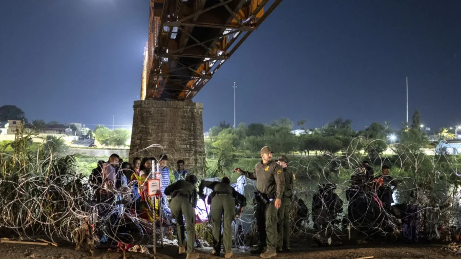 Texas Reclaims Defensive Island From Cartels