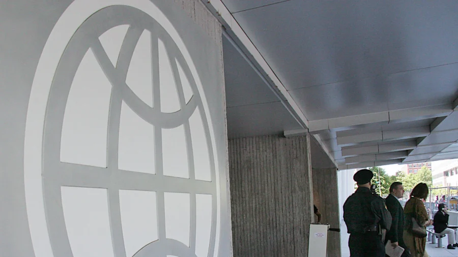 World Bank Cuts China’s Growth Forecast for Next Year
