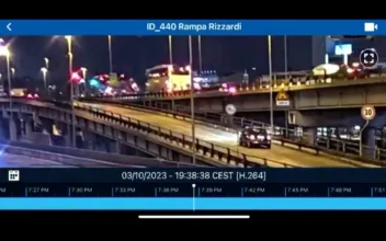 Video: Fatal Moment Tourist Bus Crashes Off Bridge Near Venice, Italy