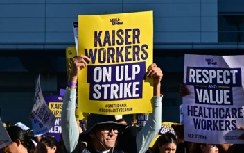 NTD Business (Oct. 4): Historic Strike: 75,000 Kaiser Workers to Walk Off Job; ‘Migrant Crisis’ Costing Nearly $1 Billion