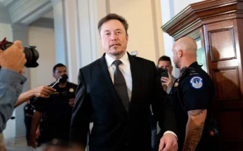 SEC Seeks Court Order to Compel Elon Musk’s Testimony in Twitter Probe