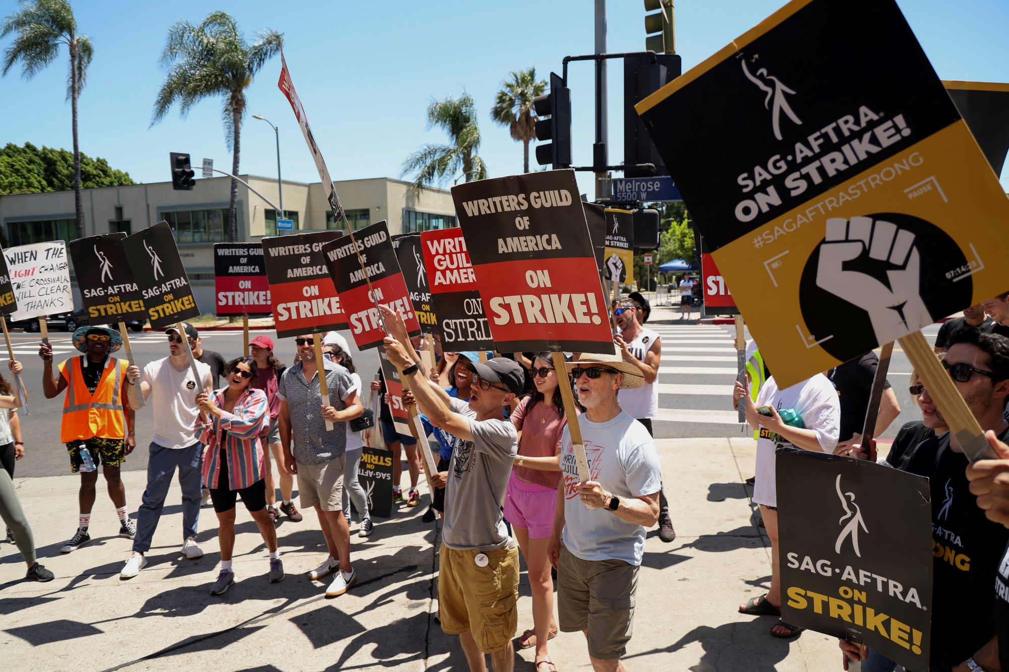 Actors on Strike in Los Angeles as Negotiation Continues | NTD