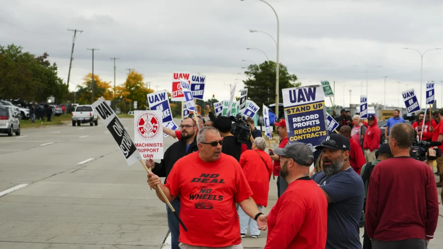 UAW President Makes Announcement About Ongoing Strike