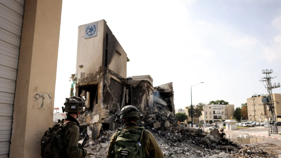 Israeli Couple Recounts Waiting out Hamas Attack in Rocket Shelter