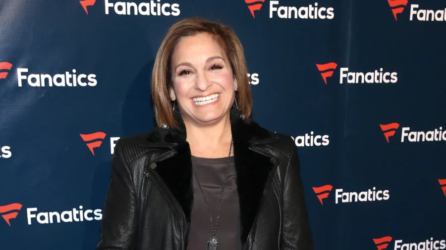 Olympic Gymnastics Champion Mary Lou Retton Is in Intensive Care With Pneumonia