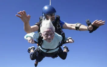 104-Year-Old Chicago Woman Dies Days After Making a Skydive That Could Put Her in the Record Books