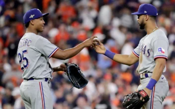 MLB Playoffs: Rangers Lead Astros 1–0